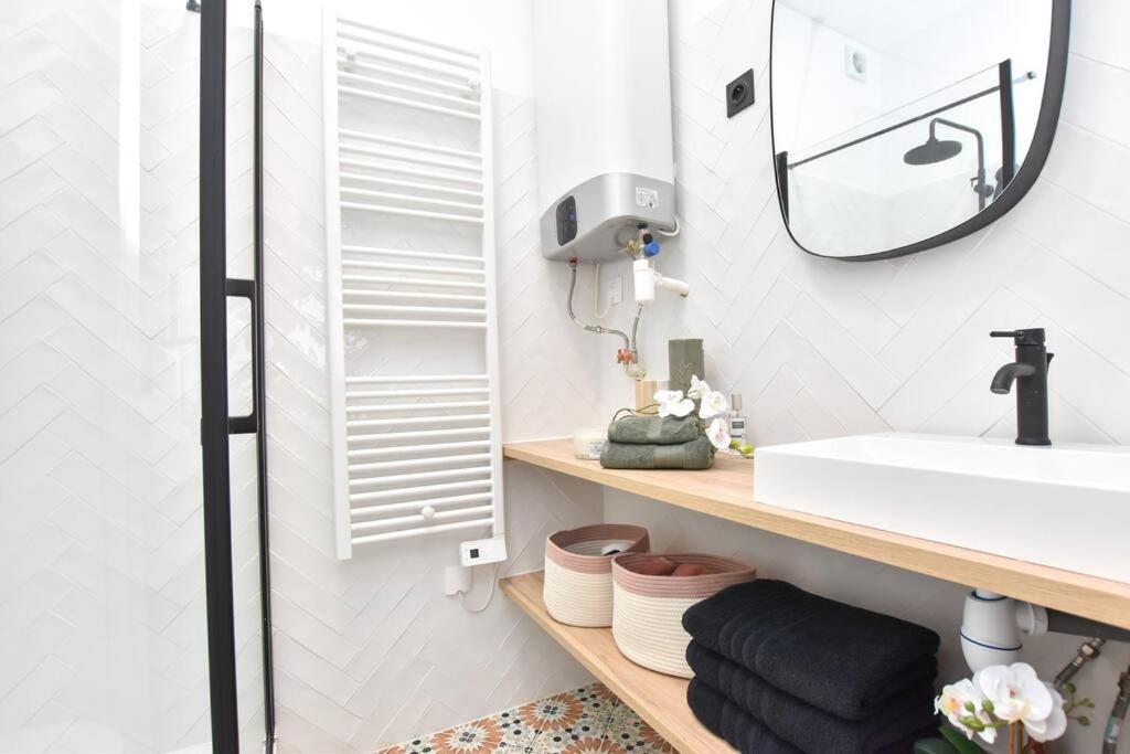 Appartement Charming Flat In Montmartre - Imhost Parijs